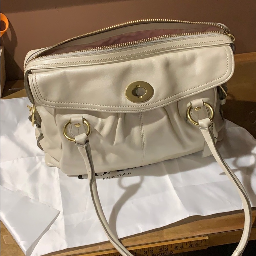 Beautiful Coach Cream Tote